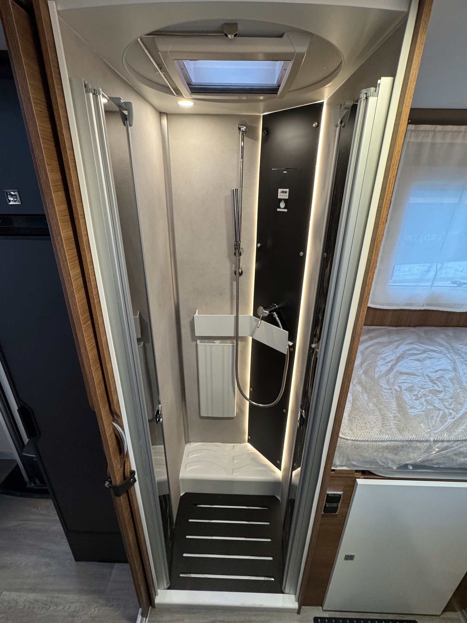 Camping Car Benimar Mileo 263 – Image 18