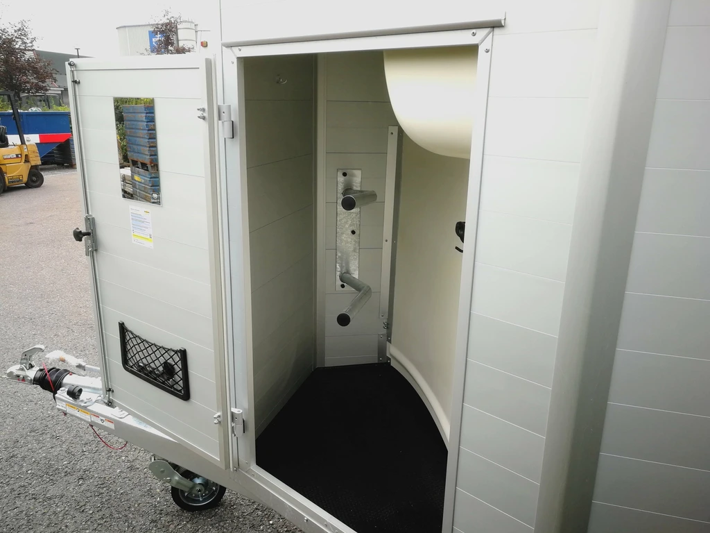 Remorque pour chevaux 2 places HUMBAUR – Image 6