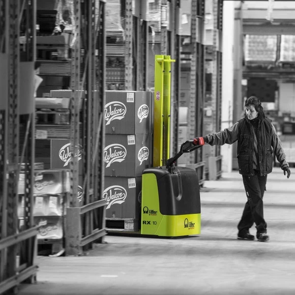 Gerbeur électrique à un mât PRAMAC RX 10 – Image 3