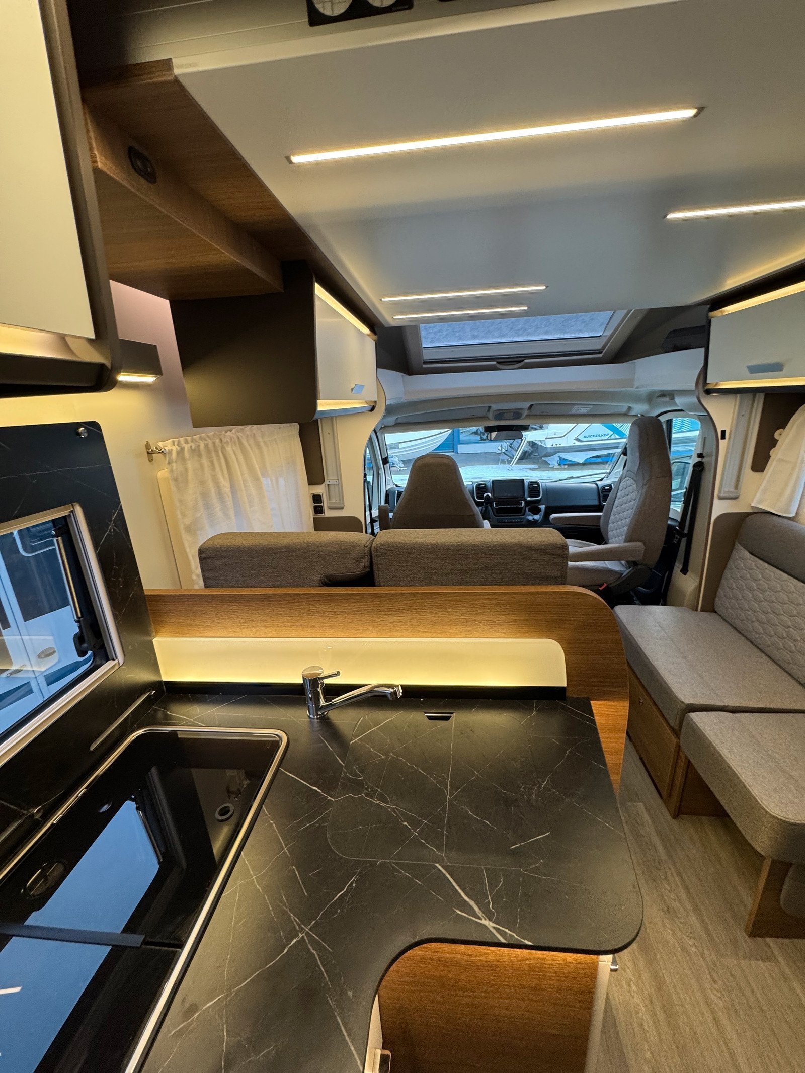 Camping Car Benimar Mileo 263 – Image 4