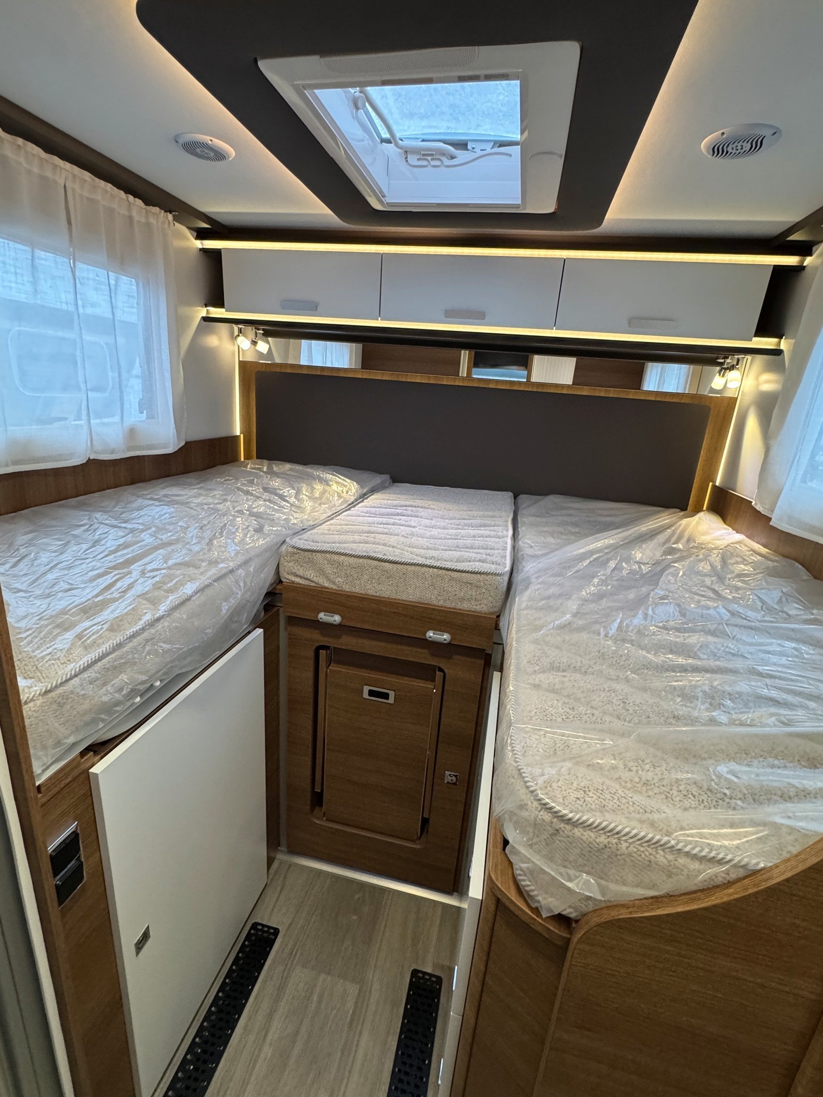 Camping Car Benimar Mileo 263 – Image 25