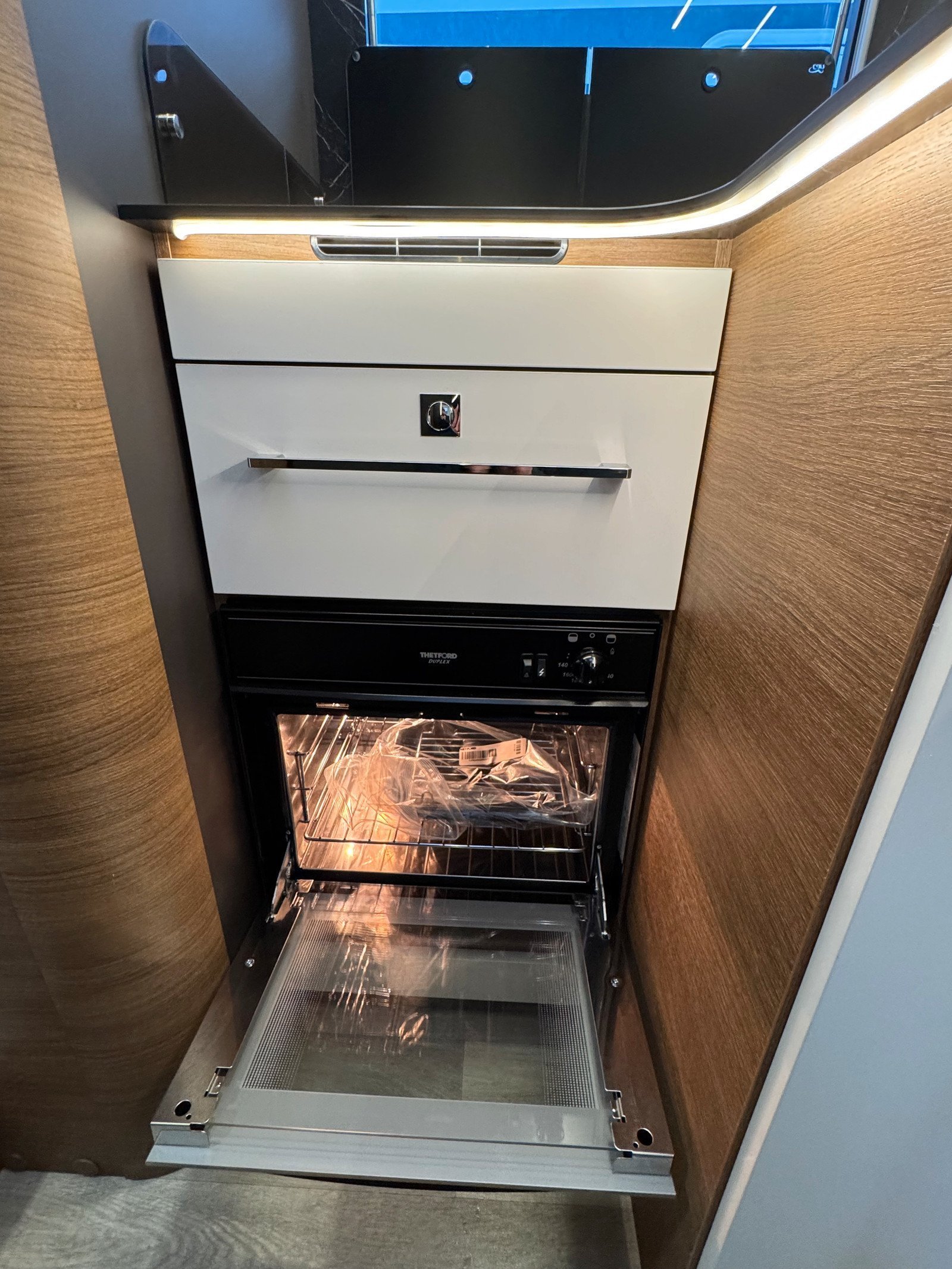 Camping Car Benimar Mileo 263 – Image 14