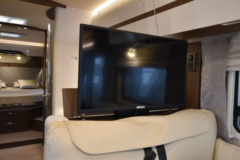 Camping Car Hymer MasterLine 890 – Image 38