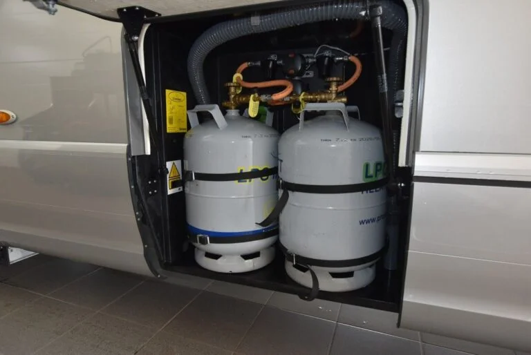 Camping Car Hymer MasterLine 890 – Image 19