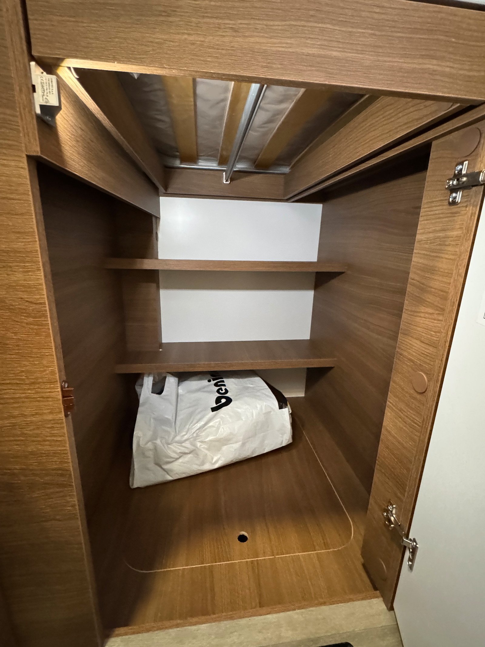 Camping Car Benimar Mileo 263 – Image 21