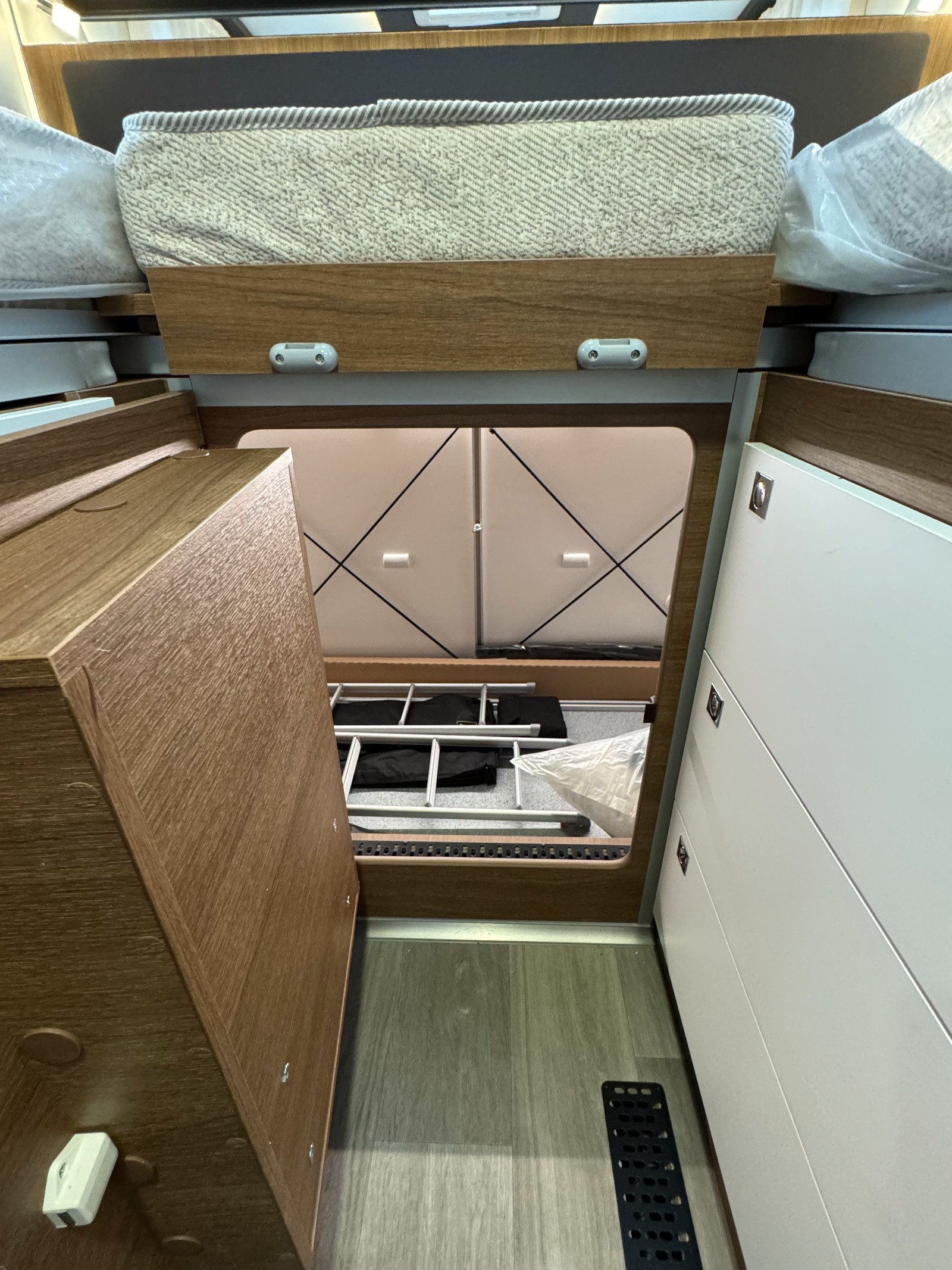 Camping Car Benimar Mileo 263 – Image 22